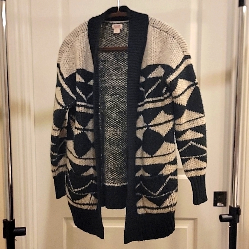 Mossimo Oversized White Black Aztec Wool-like Cardigan with Pockets! Large L